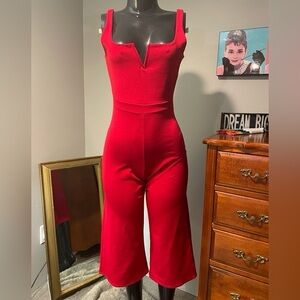 Women's sleeveless
Jumper (small)